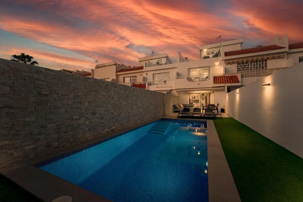 בית נופש הוילה קיאו סלבאחה Chill Out House
